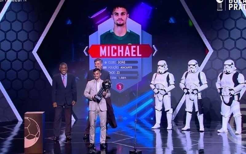 Michael é BOLA DE PRATA!
