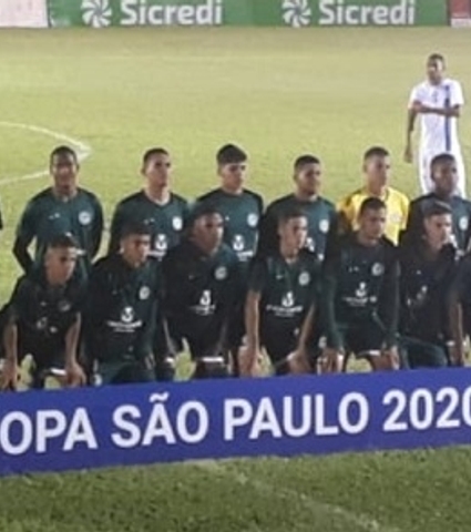 Goiás bate Penapolense por 4x2 e assume 2º lugar no grupo 18
