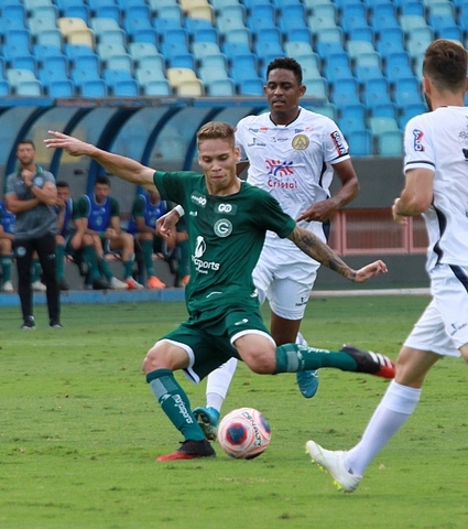 Goiás vence Aparecidense e classifica à fase final do Goianão