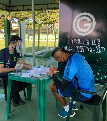 Goiás retoma rotina no CT Edmo Pinheiro