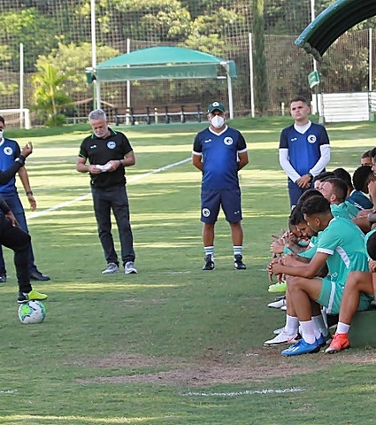 Goiás viaja em busca da vitória contra o Santos