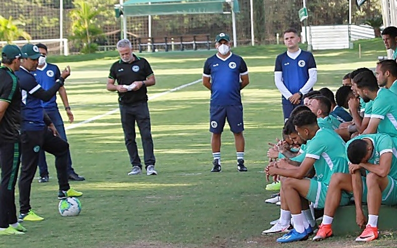 Goiás viaja em busca da vitória contra o Santos