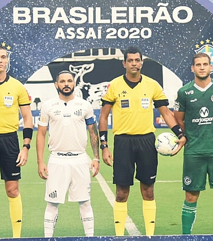 Em mais um jogo histórico, Goiás vence o Santos de virada na Vila Belmiro, 4 a 3