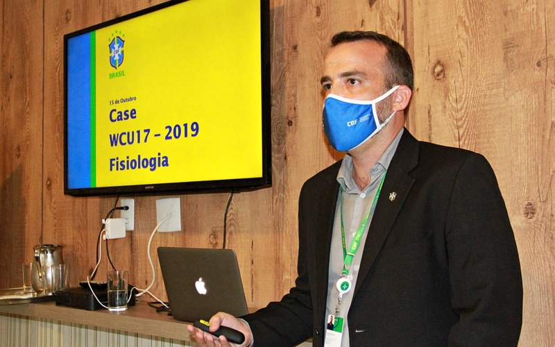 Fisiologista da Seleção Brasileira realiza palestra na base esmeraldina