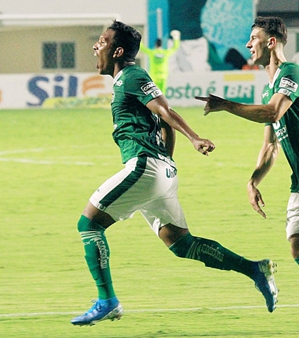 Com muita determinação em campo, Goiás vence o Atlético/MG e conquista pontos importantes