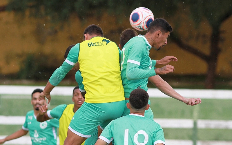 Goiás finaliza preparação e viaja para decisão na Bahia