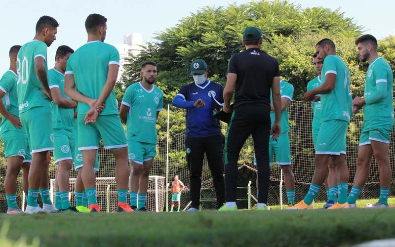 Voltado para o jogo eliminatório pelo Goianão, elenco se reapresenta