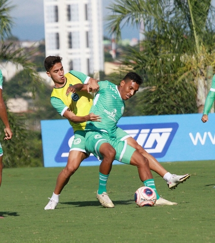 Goiás treina e viaja para enfrentar o Vasco no Rio de Janeiro