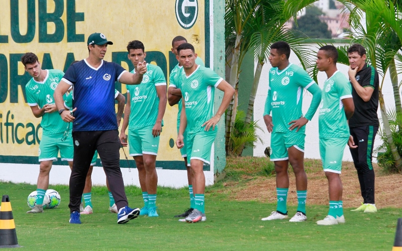 Depois da vitória no clássico, Goiás se reapresenta no CT