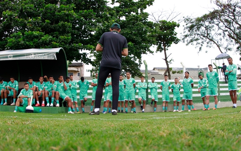Copa do Brasil 2021: Goiás treina e viaja para confronto único e eliminatório no RJ