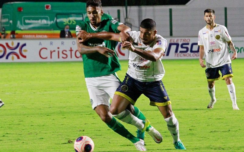 Goiás e Aparecidense empatam na Serrinha, 1 a 1