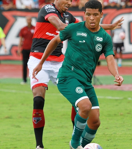 Artilheiro na base, Vinícius Lopes assume artilharia na equipe profissional