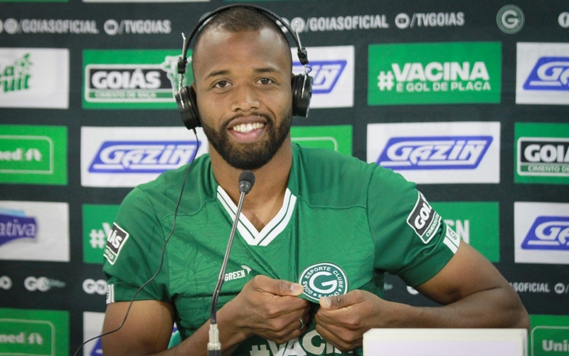 Em sua chegada ao Goiás, Reynaldo enfatiza : "A estrutura aqui é incrível, e a torcida é apaixonada."