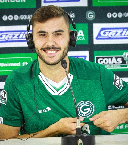 Albano: "O Goiás é o maior do centro-oeste, é uma honra vestir essa camisa."