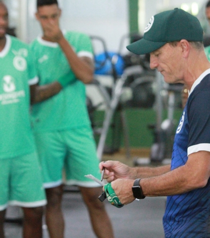 Semana de treinos é alicerce para jogos no sábado (12) e na terça (15)