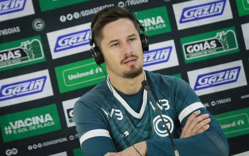 Tadeu exalta defesa após Goiás chegar ao 5° jogo seguido sem ser vazado