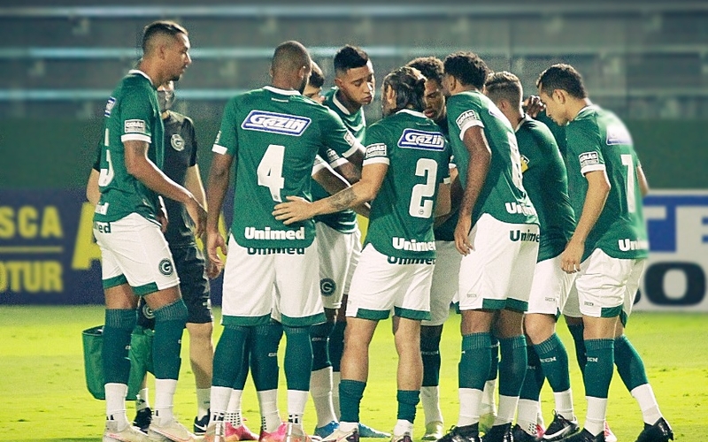 Imprensa nacional valoriza gramado da Serrinha e formação do elenco esmeraldino