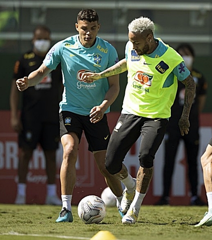 Seleção Brasileira treinou no estádio Hailé Pinheiro