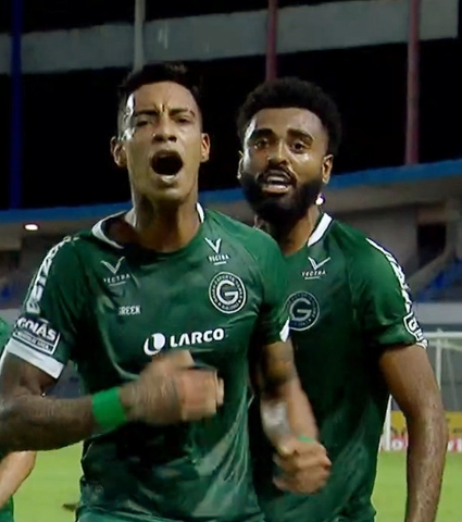 Com lindo gol de Alef Manga, Verdão vence o CSA e volta ao G-4