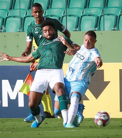 Goiás empata com o Londrina na Serrinha