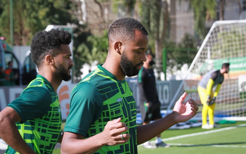 Com a melhor defesa do Brasileirão, Goiás inicia semana de trabalho