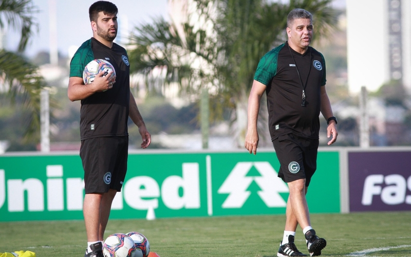 Goiás treina de olho em confronto direto com o Coritiba
