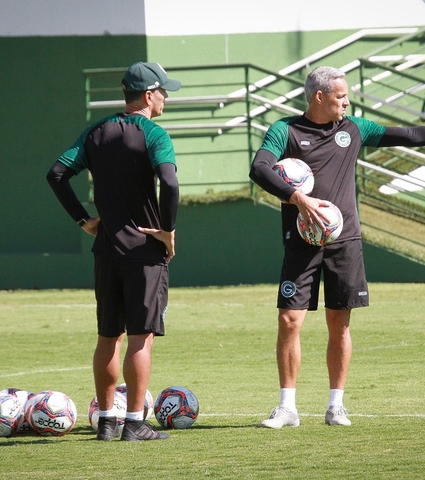 Elenco se reapresenta de olho no confronto com o Guarani, nesta sexta (13) na Serrinha