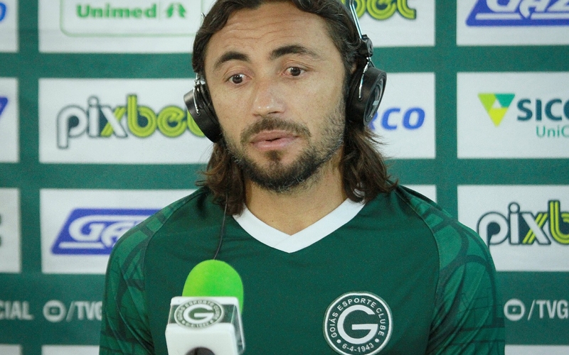 Destaque do Goiás, Apodi ressalta: "O objetivo sempre é a vitória, sempre vamos buscar este resultado."