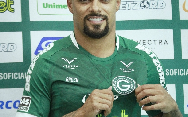 "Uma felicidade imensa estar vestindo esta camisa novamente.", afirma Welliton, em seu retorno ao Goiás