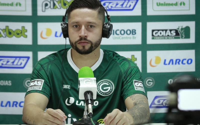 "Jogo de seis pontos, um confronto direto." analisa Elvis, antes de encarar o CRB