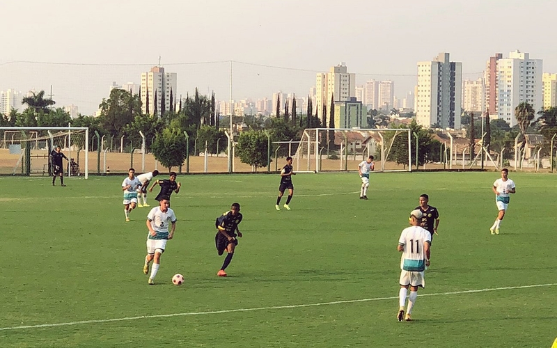 Sub-17 goleia a Aparecidense por 7 a 0
