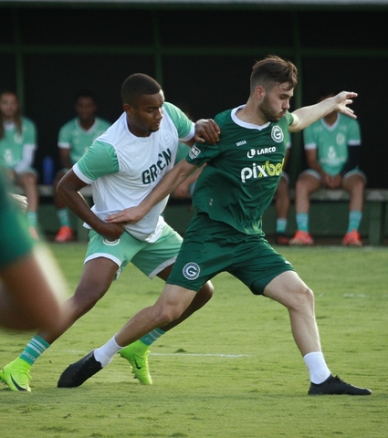 Reapresentação no CT: Jogo-treino e trabalho físico
