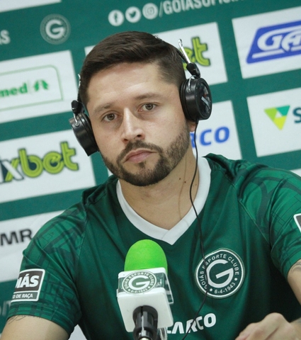 Sobre os erros de arbitragem, Elvis enfatiza: "Não queremos benefício nenhum, queremos que seja justo para as duas equipes."