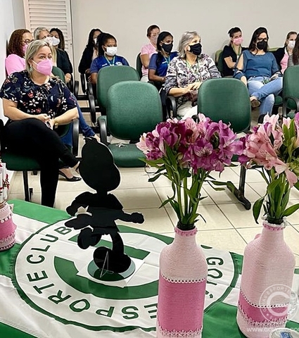 Outubro Rosa: Colaboradoras participam de palestra sobre a prevenção e tratamento do Câncer de mama