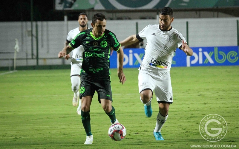 Em confronto do G-4, Goiás e Botafogo empatam na Serrinha, 1 a 1