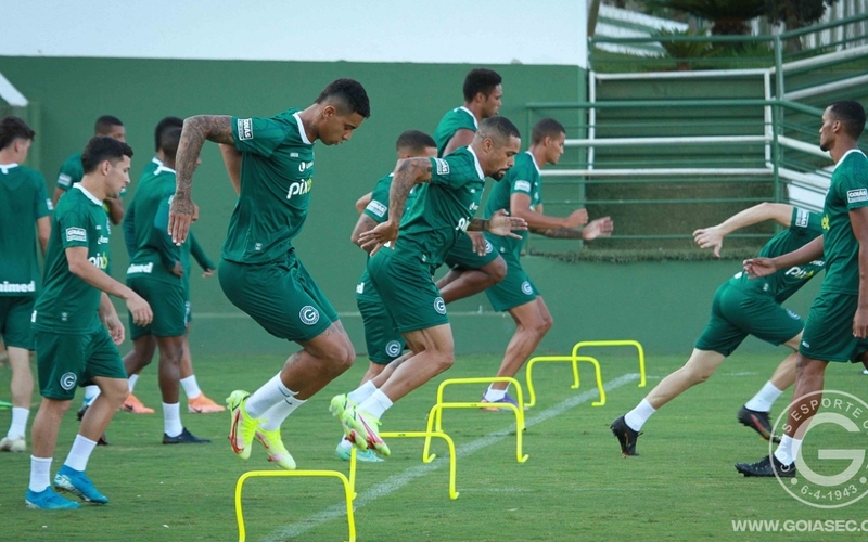 Domingo de muito trabalho no CT
