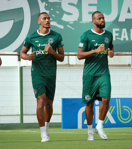 De olho no confronto em Belém (PA), elenco trabalha na Serrinha