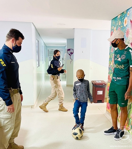 Ação Social: Goiás e PRF visitam o Hospital do Câncer em Goiânia (GO)