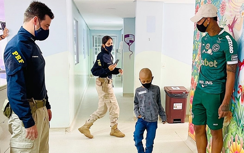 Ação Social: Goiás e PRF visitam o Hospital do Câncer em Goiânia (GO)