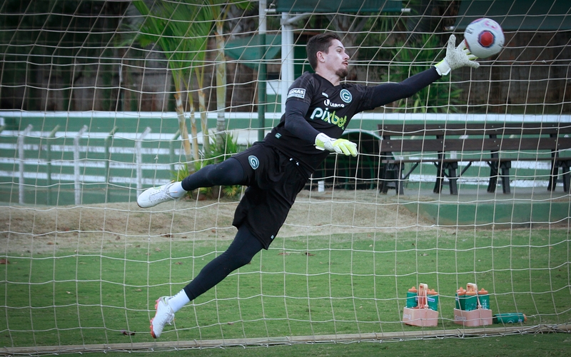 De olho na estreia, Verdão treina forte no CT