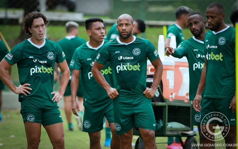Esmeraldino abre semana da estreia no Goianão 2022