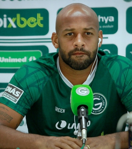 "Vamos jogar contra o atual campeão; é uma equipe perigosa, jovem e rápida.", alerta Fellipe Bastos antes de enfrentar o Grêmio em Anápolis (GO)