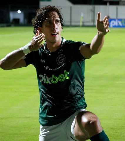 Torcida apoia e Goiás vence a Jataiense na Serrinha, 3 a 1