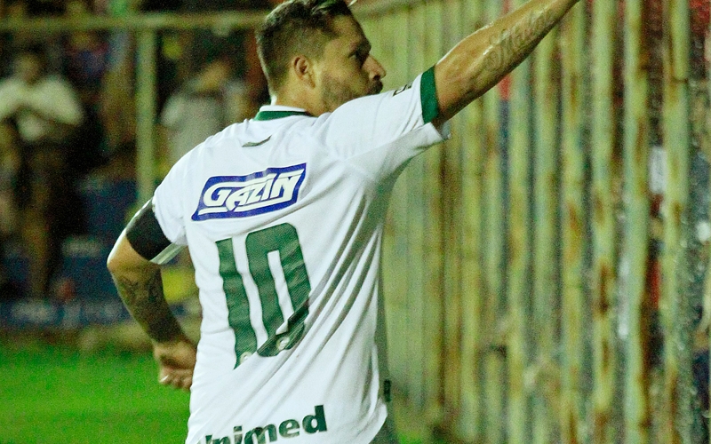 Após grande vitória no interior do estado, Goiás volta a campo neste sábado (12) na Serrinha