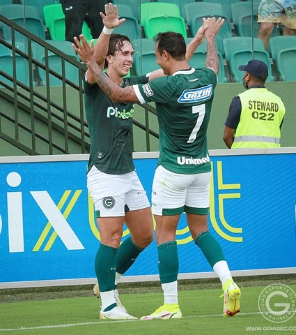 Goiás vence o CRAC por 3 a 0 e chega à Semifinal com dez jogos de invencibilidade no estadual