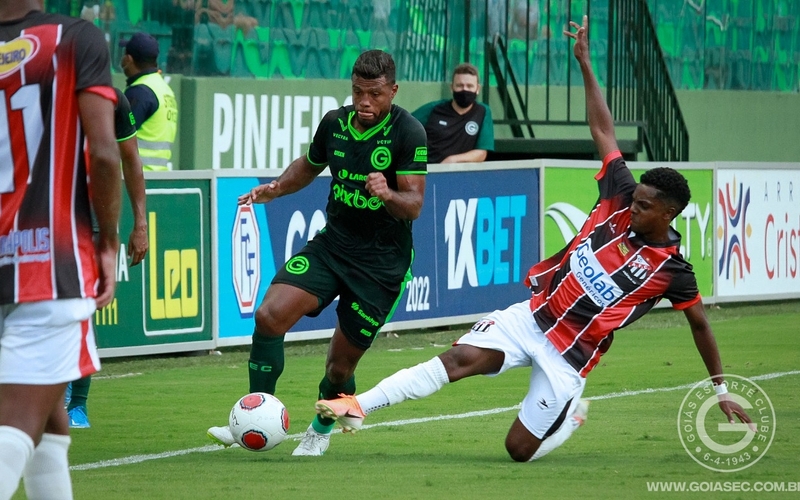 "É um jogo eliminatório, temos que entrar bastante concentrado.", destaca Auremir, antes de encarar o Criciúma