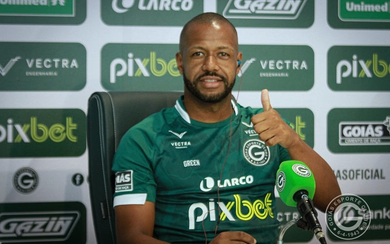 Em sua apresentação no Goiás, Sidnei afirma: "O meu pensamento é trabalhar, para ajudar o clube a conquistar os seus objetivos dentro da temporada."