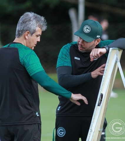 Jair Ventura comanda primeiro treinamento no CT Edmo Pinheiro