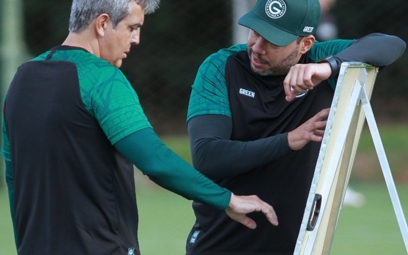 Jair Ventura comanda primeiro treinamento no CT Edmo Pinheiro