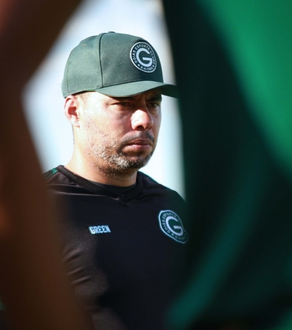 Jair Ventura comanda treino tático no CT